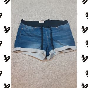 Stretchy Lei Jean Shorts EUC XL